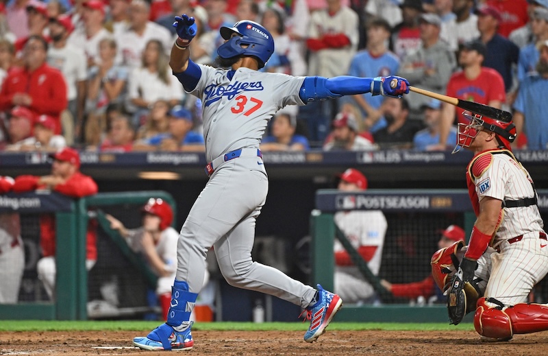 Teoscar Hernández Makes MLB Postseason History In Home Run Against Phillies