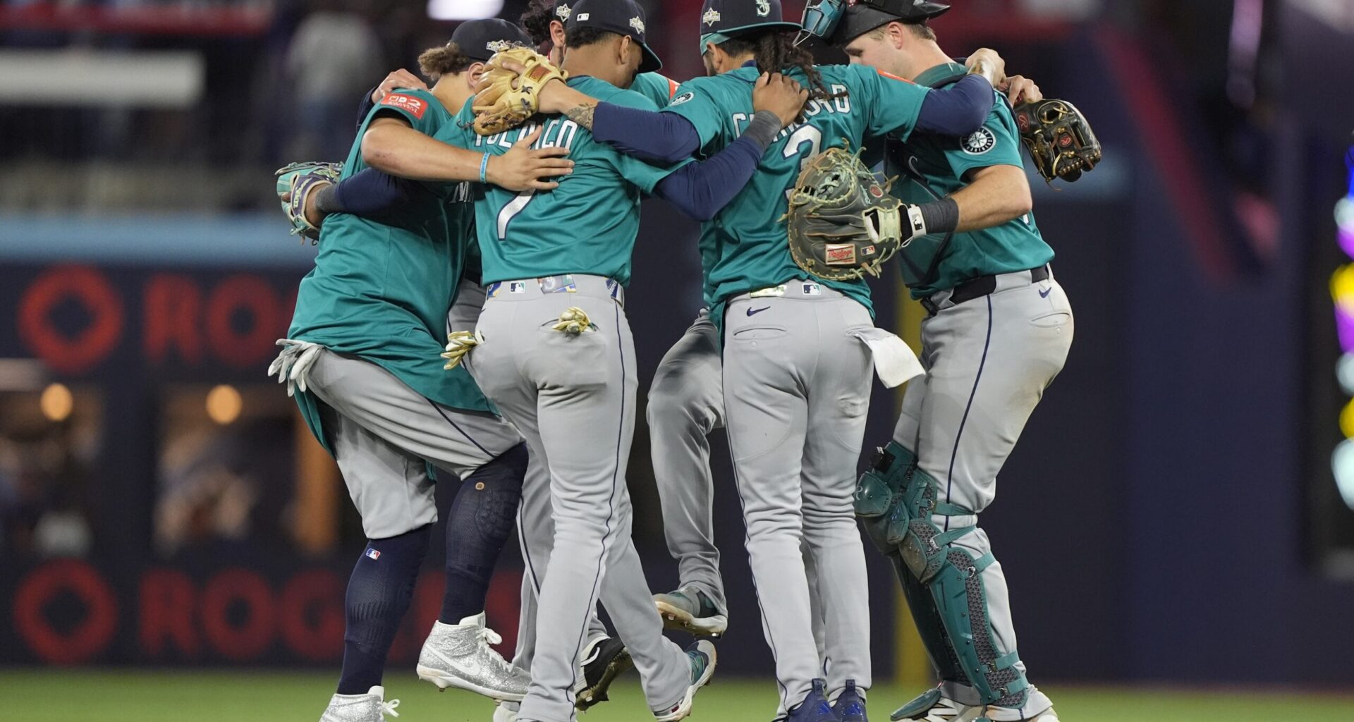 Morning Briefing: Mariners Take Game 1 of ALCS