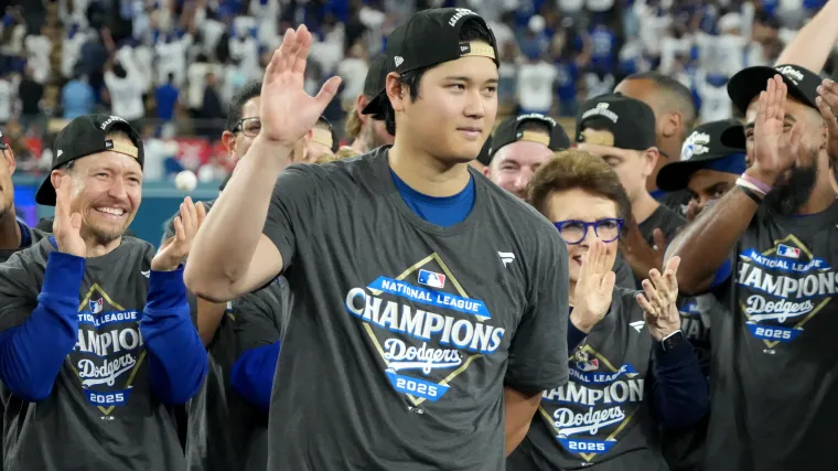 Dodgers' Shohei Ohtani is finally getting on a plane to Toronto image