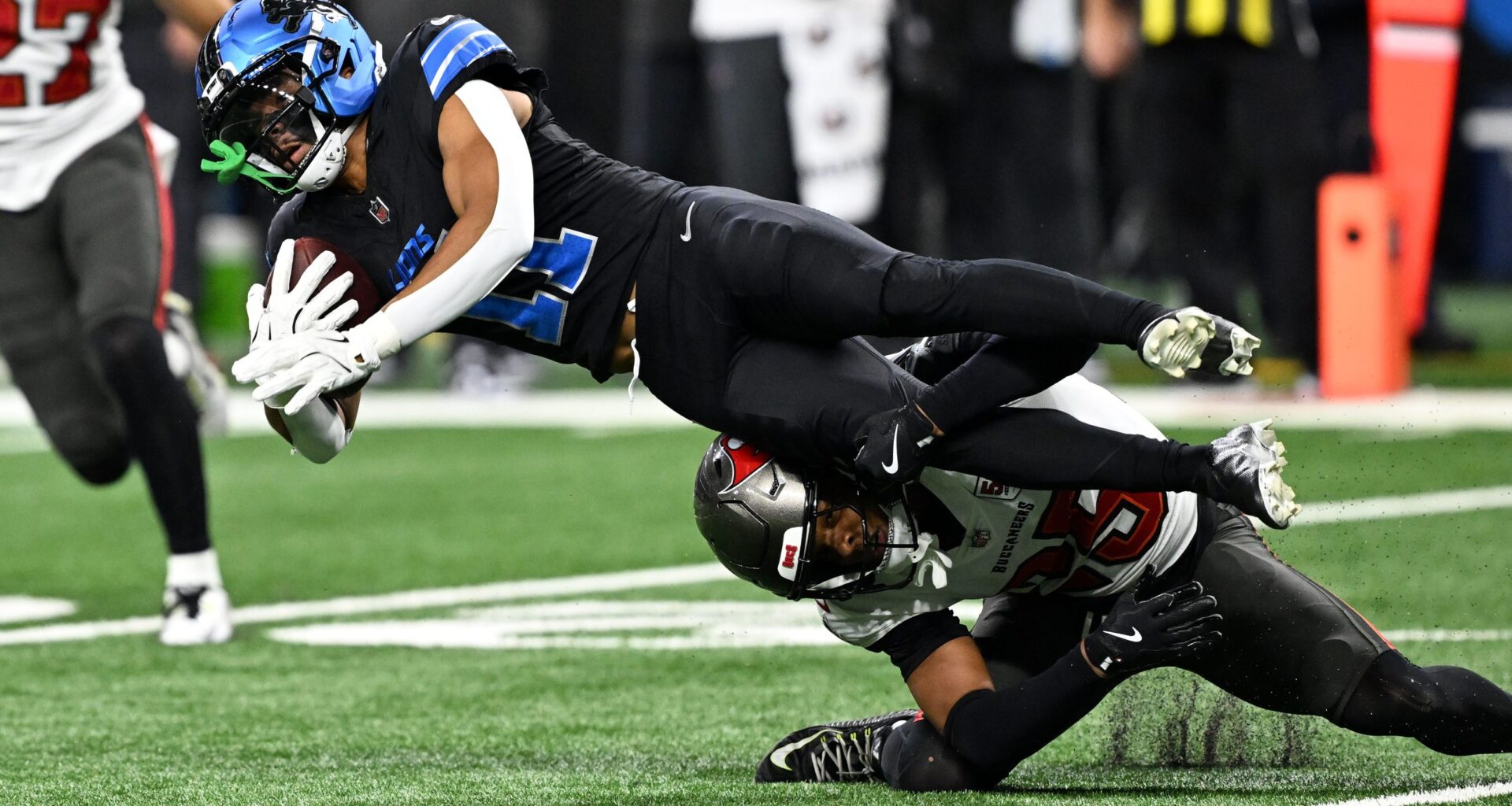 "MNF" hits Week 7 high in final doubleheader week