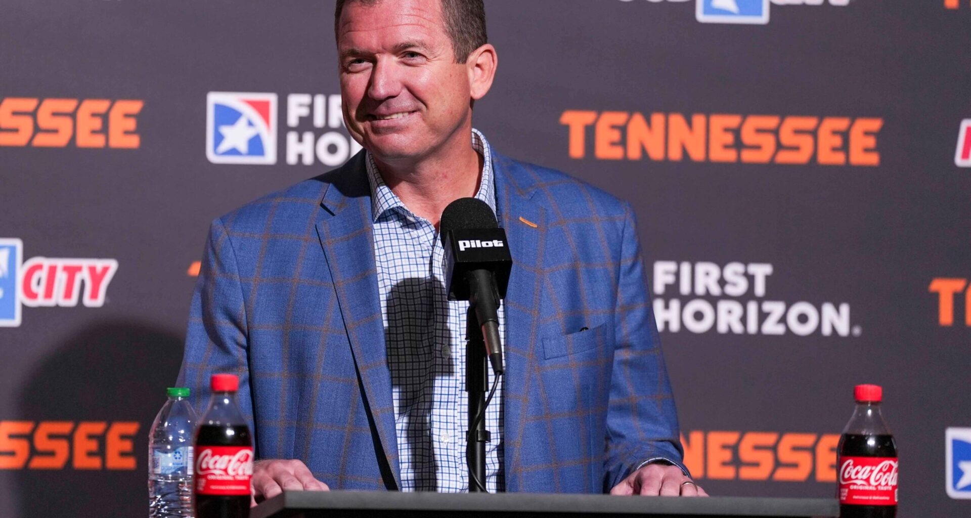 Danny White says Lady Vols coach owed apology for rumors about NIL share leading to Tony Vitello's exit