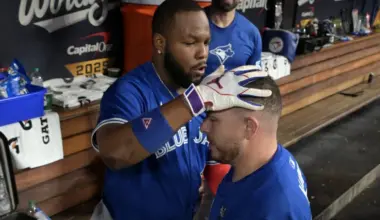 Blue Jays' Alejandro Kirk ties Cal Raleigh's very recently set MLB playoff home run record image