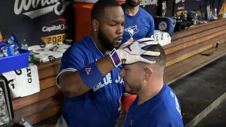 Blue Jays' Alejandro Kirk ties Cal Raleigh's very recently set MLB playoff home run record image