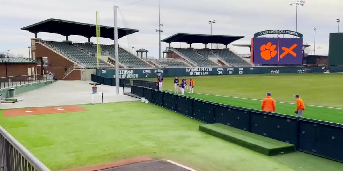 Coach responds to criticism over Clemson’s new bullpen setup