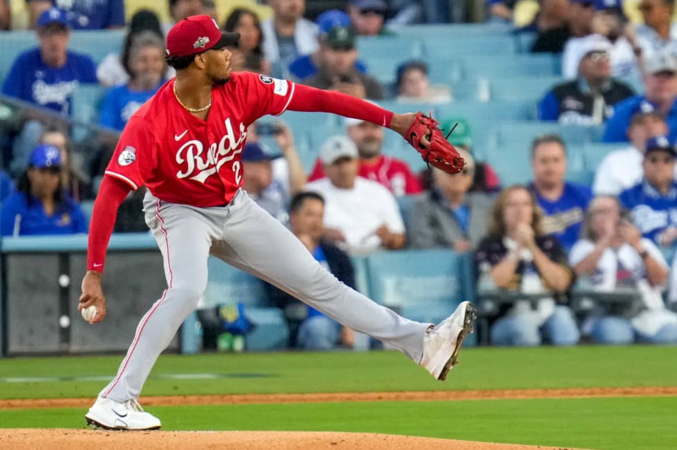 Cincinnati Reds starting pitcher Hunter Greene (21) throws a pitch in the first inning of the...