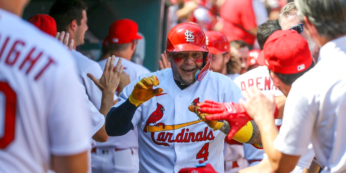 Yadier Molina in talks with Cardinals: Reports