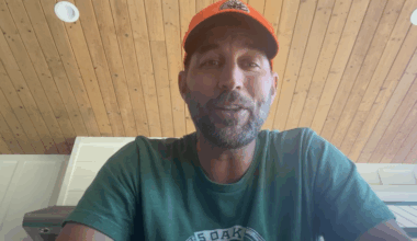 Adam Wainwright recruited by both political parties to run for office