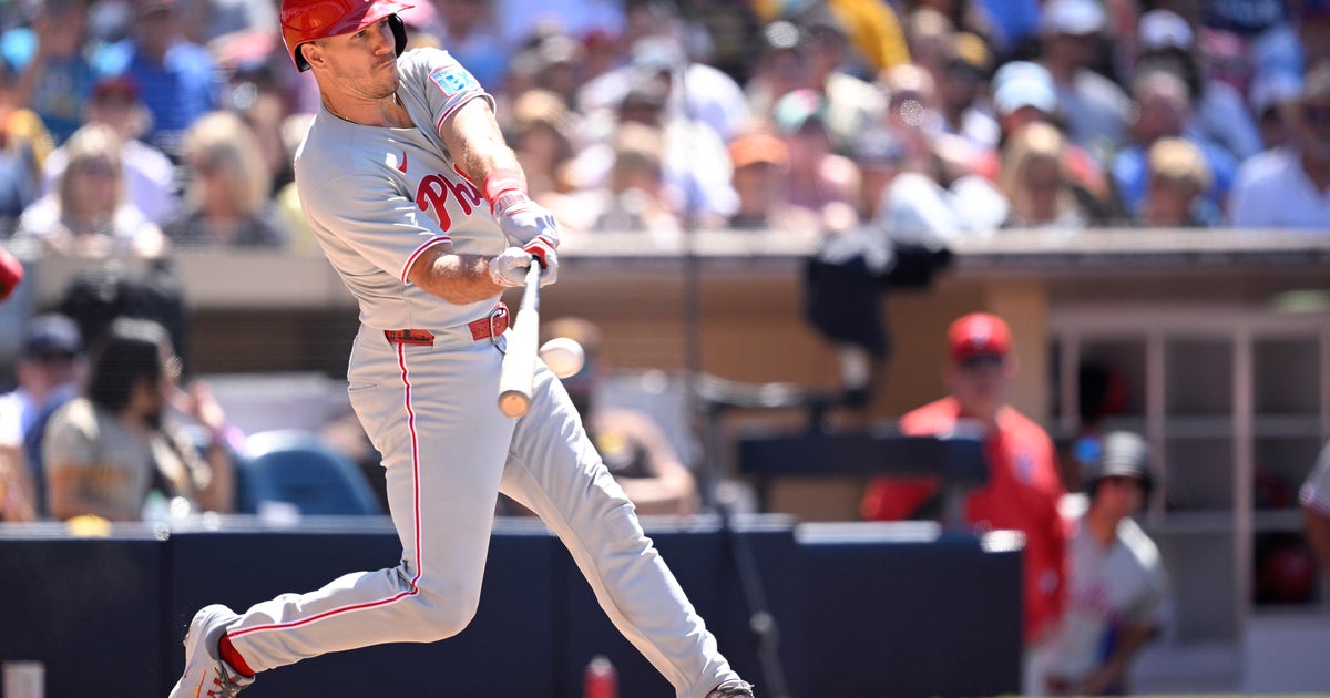 J.T. Realmuto's double in the 8th helps Philadelphia Phillies beat Padres to avoid sweep
