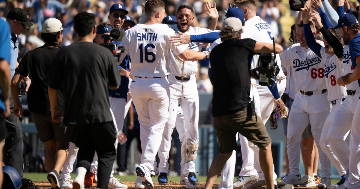 Smith's pinch-hit homer in 9th inning gives Dodgers a 5-4 win over Diamondbacks