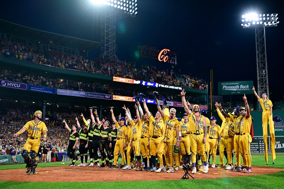 Savannah Bananas baseball returns to Denver in 2026