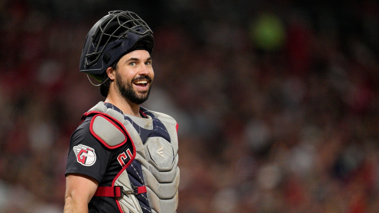 Guardians re-sign catcher Austin Hedges to one-year, $4M contract