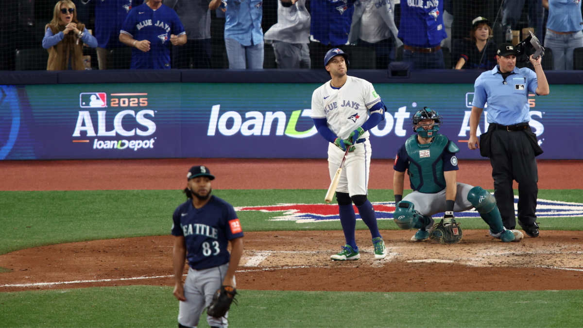 Mariners manager explains pitching decision ahead of George Springer homer in ALCS Game 7 loss to Blue Jays