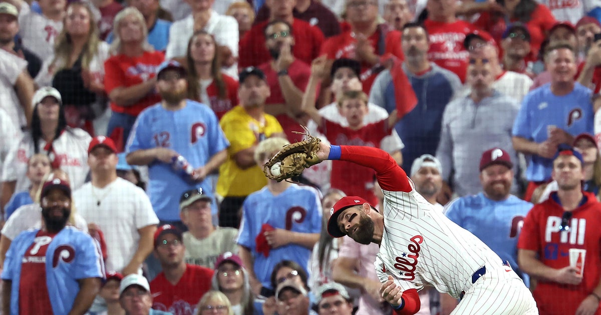 Phillies' Bryce Harper named Gold Glove finalist in 2nd season as full-time first baseman