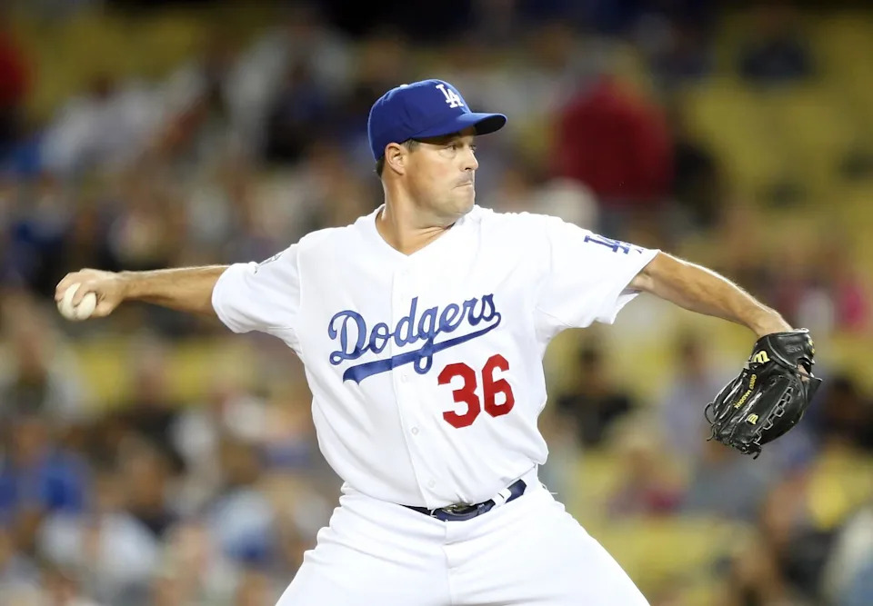 Greg Maddux pitches for the Dodgers against the San Francisco Giants at Dodger Stadium on Sept. 19, 2008.