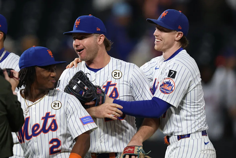 Sep 16, 2025; New York City, New York, USA; New York Mets first baseman Pete Alonso (20) celebrates with teammates after defeating the San Diego Padres at Citi Field. Mandatory Credit: Vincent Carchietta-Imagn Images