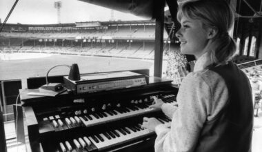 After 41 seasons, White Sox organist Nancy Faust plays her last tune at U.S. Cellular Field