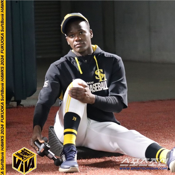 During the game, the left-hander Express started off with a right-hander with a fastball of 124kmh, a 161kmh special finish, an unmeasurable Arirang ball, and an All-Star game enjoyed by everyone