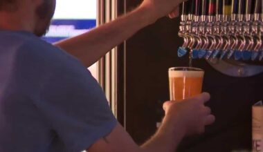 Cubs fans bring economic boost to Milwaukee during playoff series