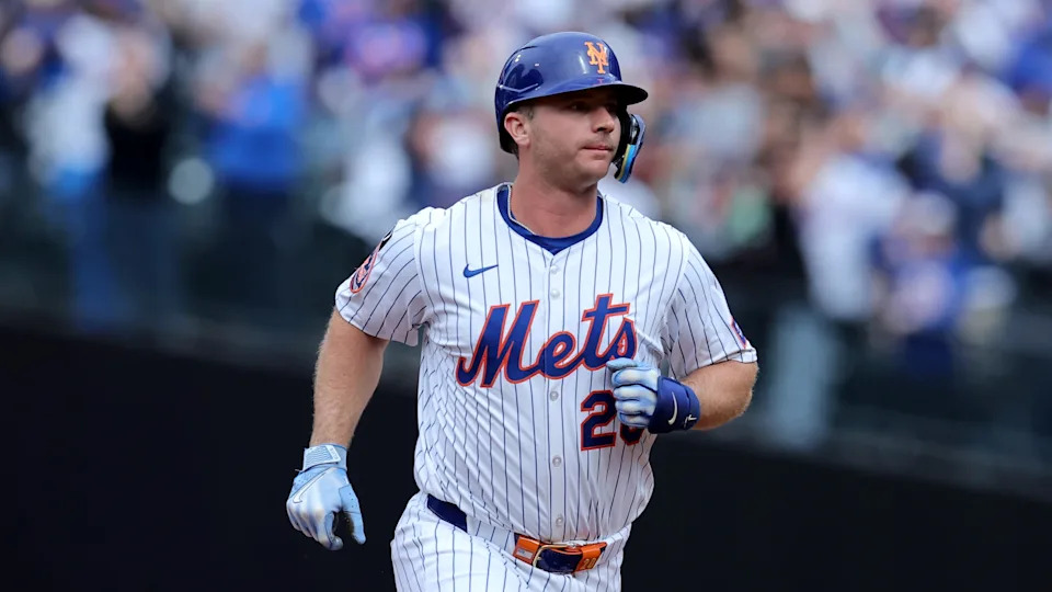 New York City, New York, USA; New York Mets first baseman Pete Alonso (20) rounds the bases after hitting a home run