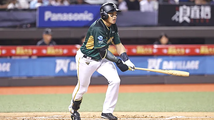 On September 19th, Wu Nien-ting of the Taiwan Steel Basketball Association reached the required number of at-bats and became the team