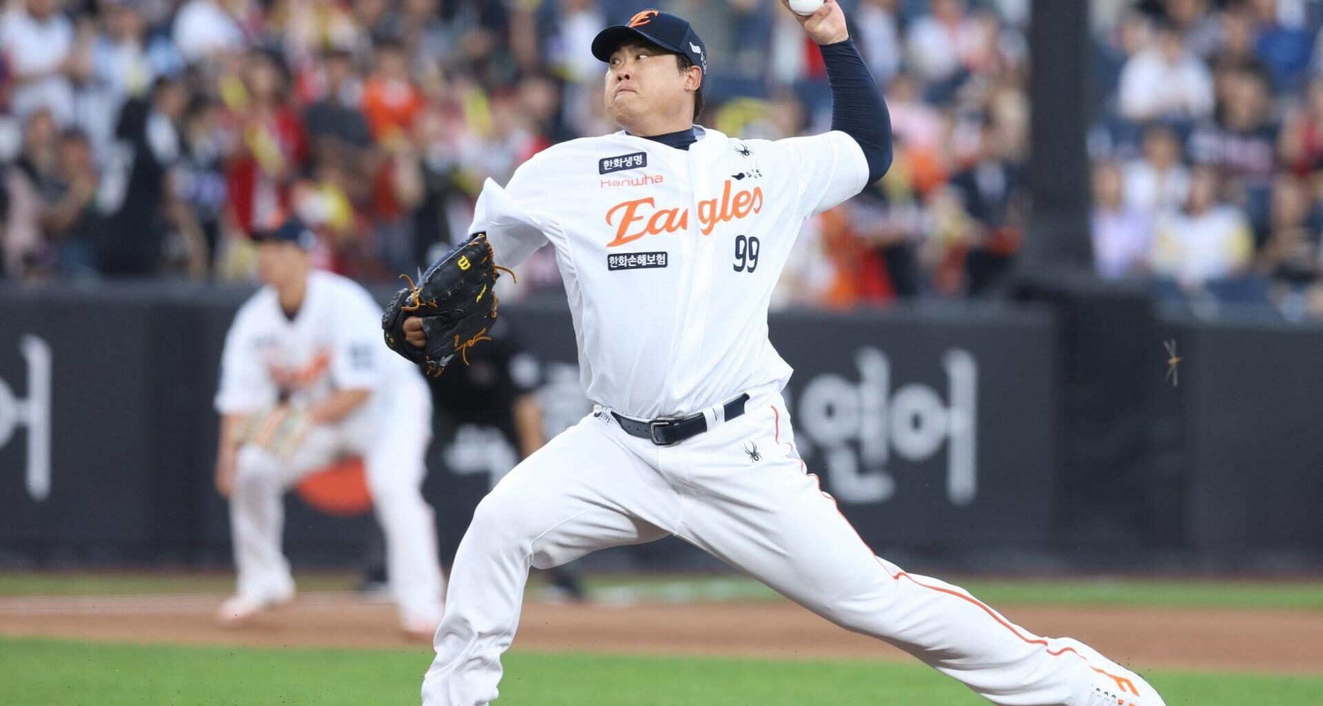 Ex-MLB All-Star Ryu Hyun-jin to start crucial KBO postseason game