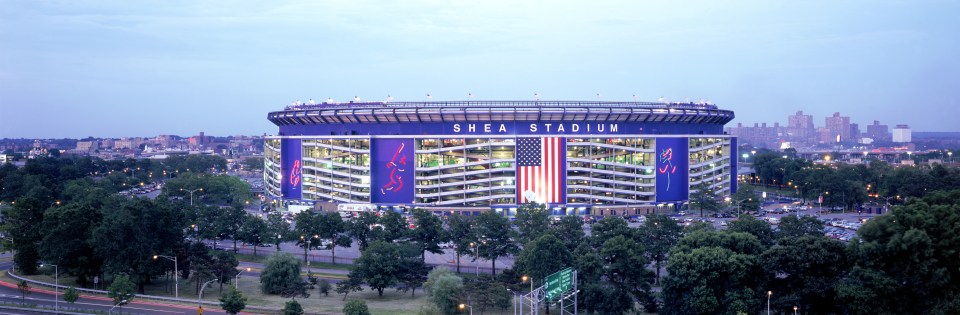 General view of Shea Stadium at dusk during the National League game between the Philadelphia Phillies and the New York Mets