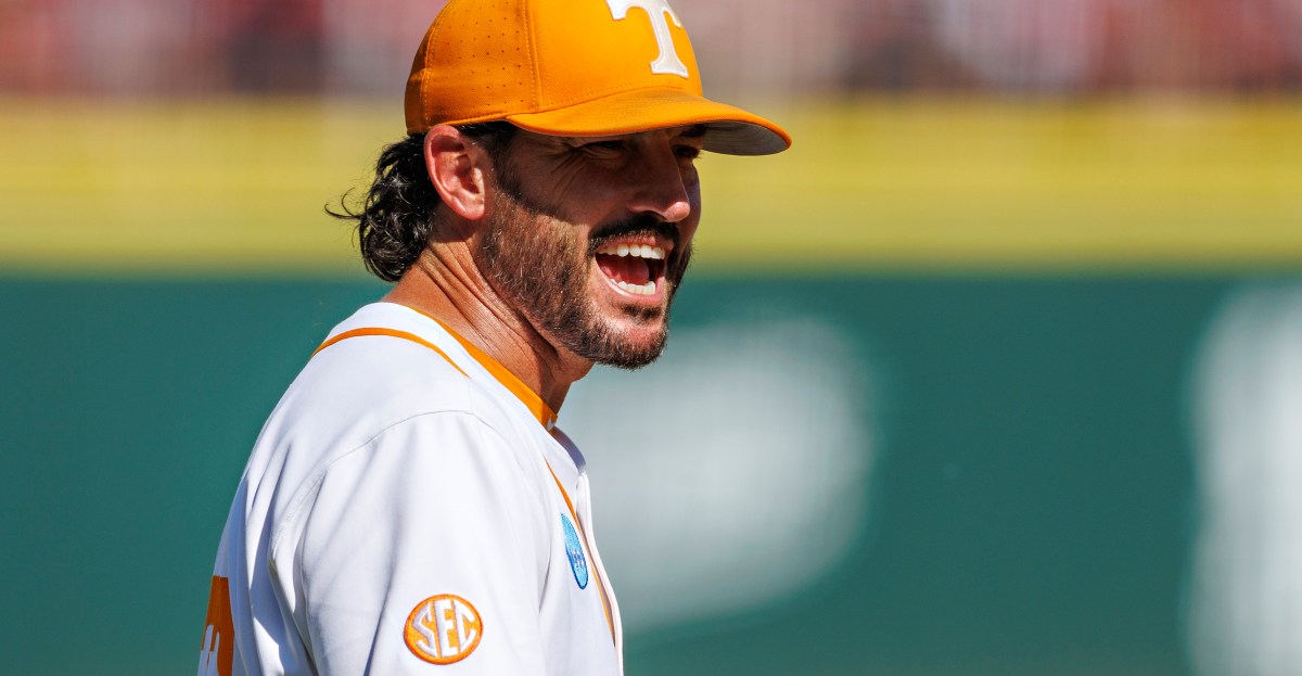 Giants closing in on hiring Tennessee baseball coach Tony Vitello