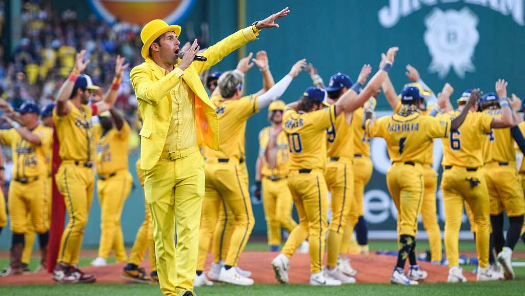 How to get tickets to Savannah Bananas at Kinnick Stadium