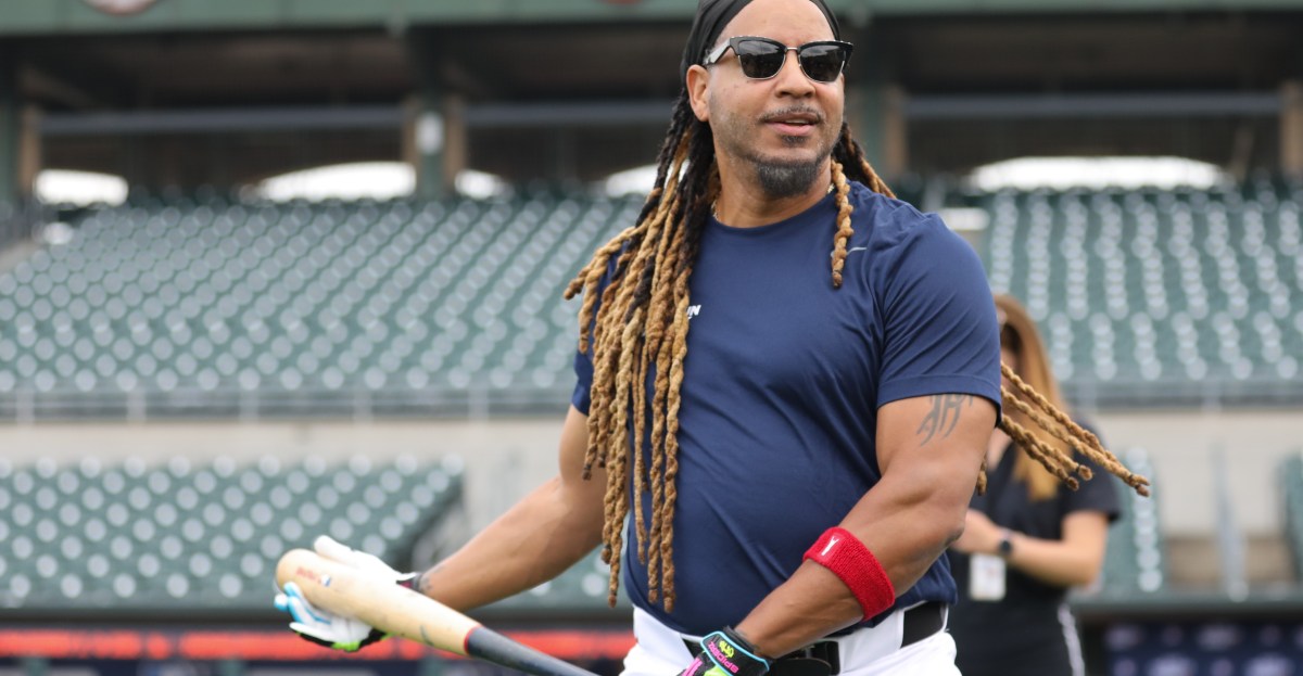 Red Sox News & Links: Manny Ramirez wants to get back into baseball