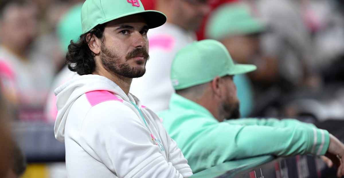 Padres should make qualifying offers to pitchers Dylan Cease, Michael King