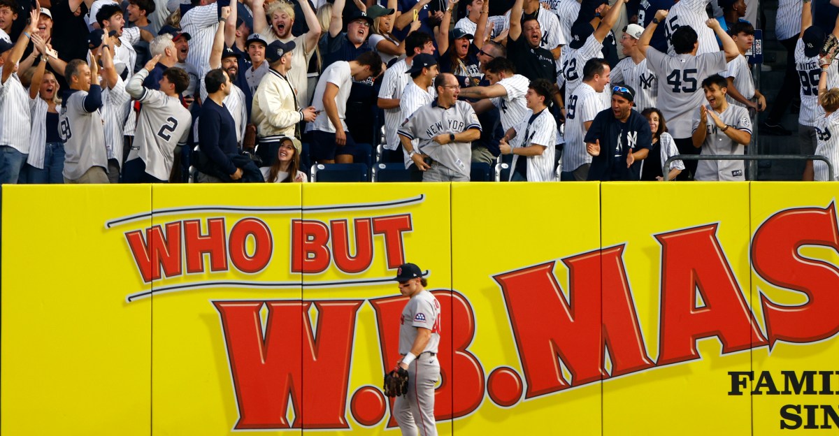 Yankees-Red Sox outcome to determine ALDS Game 1 start time for Seattle Mariners, Seahawks unaffected Sunday