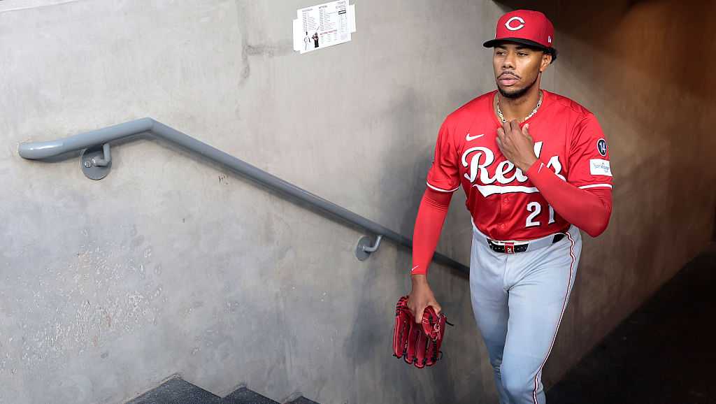 Greene, Reds take on Dodgers in Game 1 of Wild Card Series