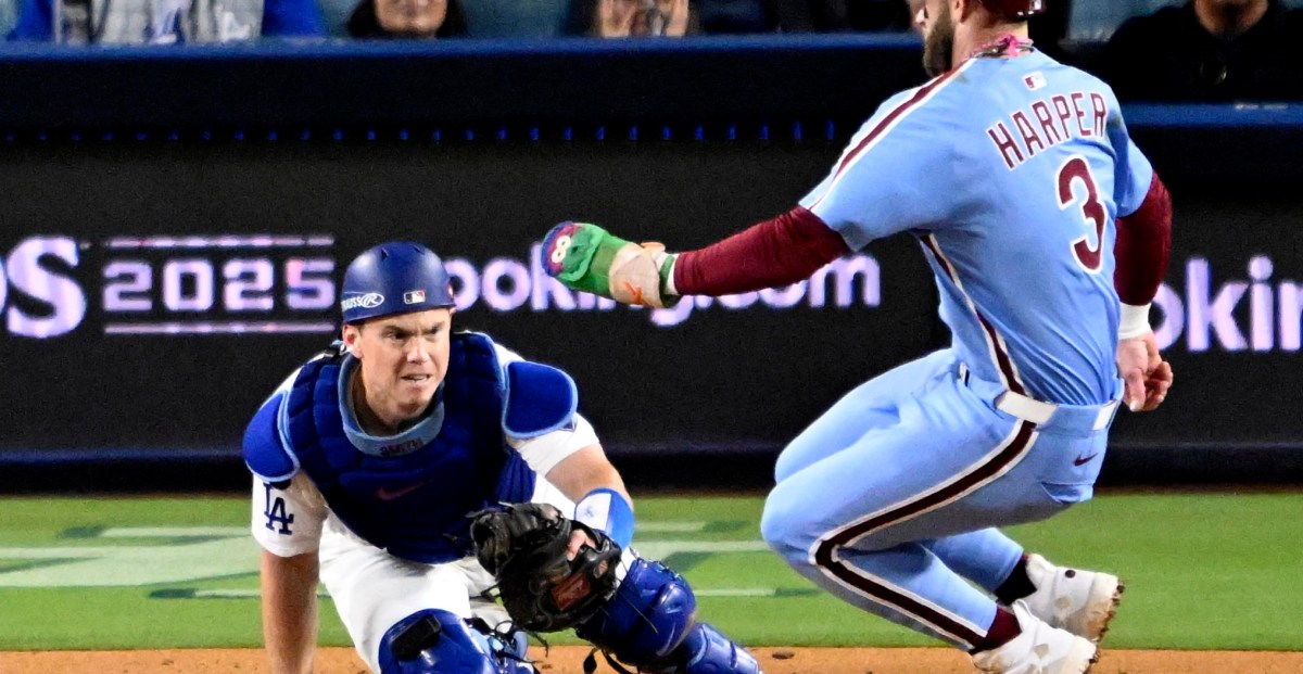 Should playoff series have off-days?