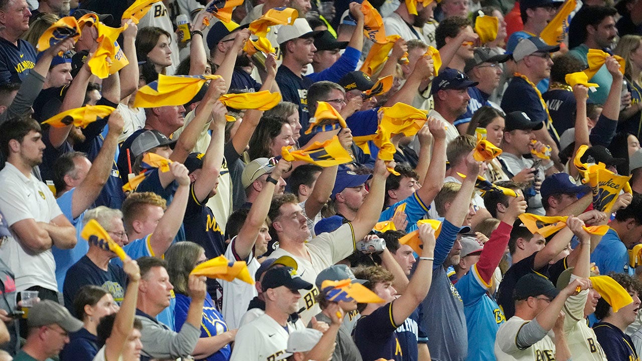 Brewers announce NLDS Game 3 watch party at Davidson Park