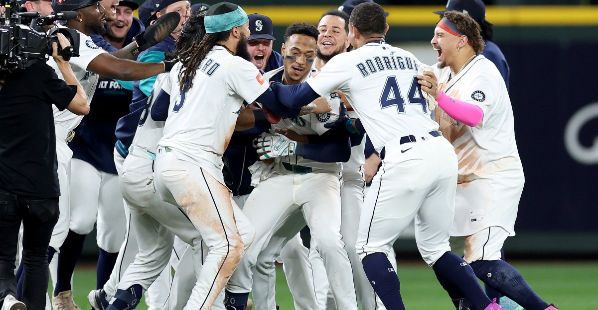 MLB Playoff Roundup: Mariners outlast Tigers in Game 5 thriller