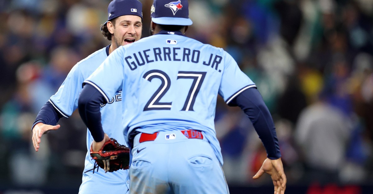 MLB Playoffs: Blue Jays answer back with 13-run outburst in ALCS
