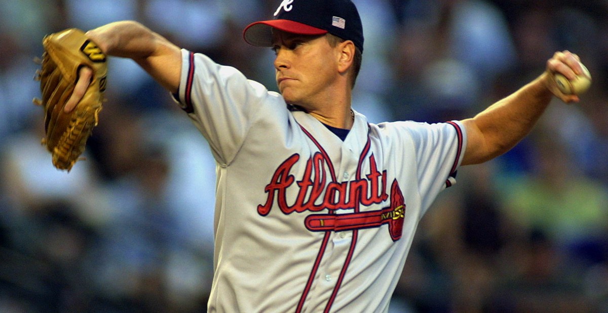 This Day in Braves History: Tom Glavine shuts down Arizona in Game 2 of 2001 NLCS