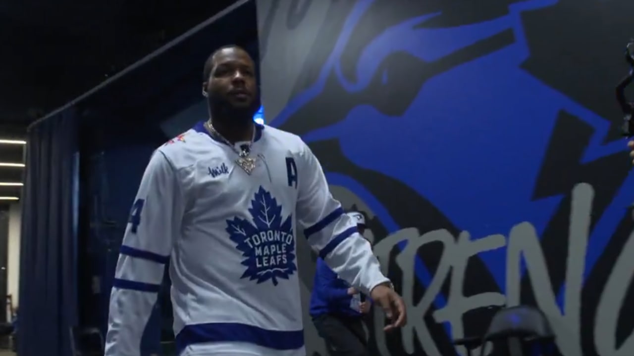 Blue Jays’ Guerrero Jr. rocks Matthews jersey at Game 7