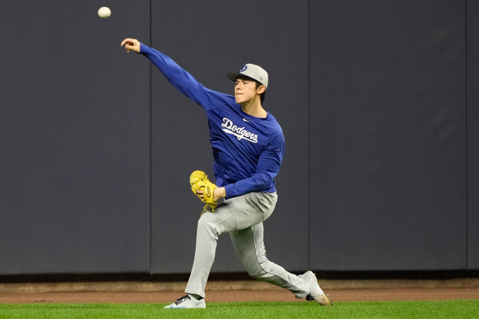 Hate starter → Brilliant bullpen resurrection! Sasaki should be suspended vs. Miserrowski, you cut us offWho's 100 miles stronger