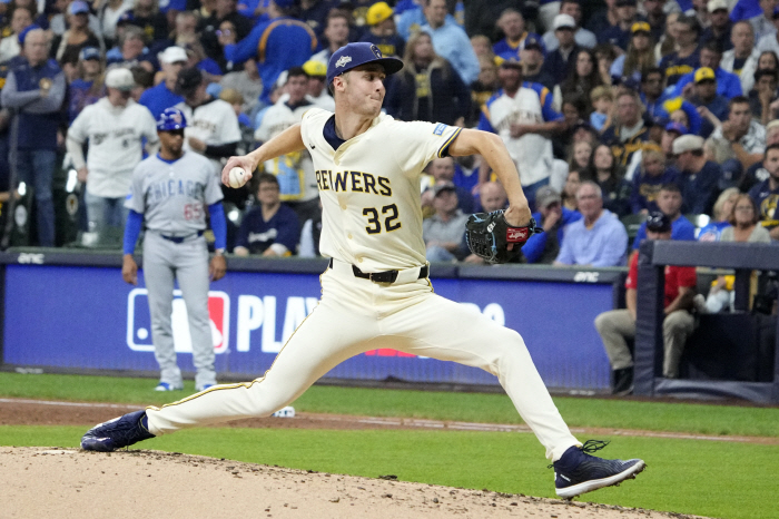 Hate starter → Brilliant bullpen resurrection! Sasaki should be suspended vs. Miserrowski, you cut us offWho's 100 miles stronger