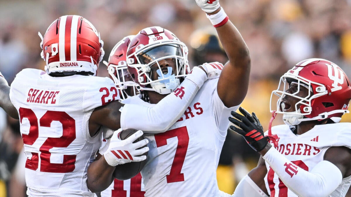 Today's top games to watch, best bets, odds: CFB Week 7, Cubs-Brewers and more