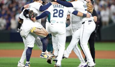 Mariners fans pour hearts out before historic Game 7 – KIRO 7 News Seattle