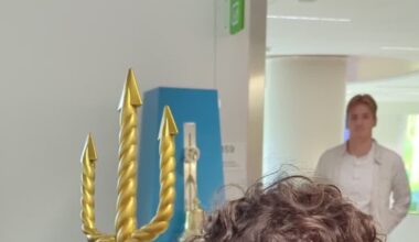 Seattle Mariners bullpen coach gives special message to 10-year-old done with cancer treatment – KIRO 7 News Seattle