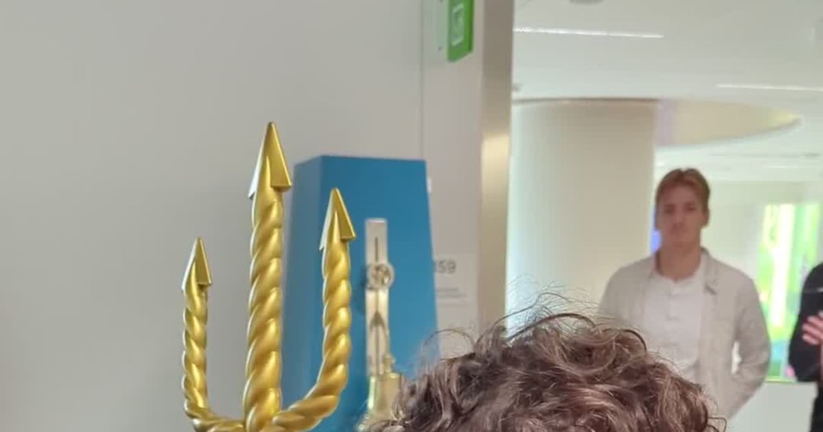 Seattle Mariners bullpen coach gives special message to 10-year-old done with cancer treatment – KIRO 7 News Seattle