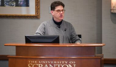 Baseball HOF Curator Shieber Speaks at Schemel Forum