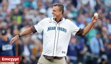 Diamondbacks Icon Randy Johnson Delivers First Pitch for Mariners at ALCS Game 3