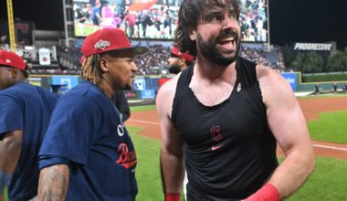 N&N: Guardians re-sign Austin Hedges