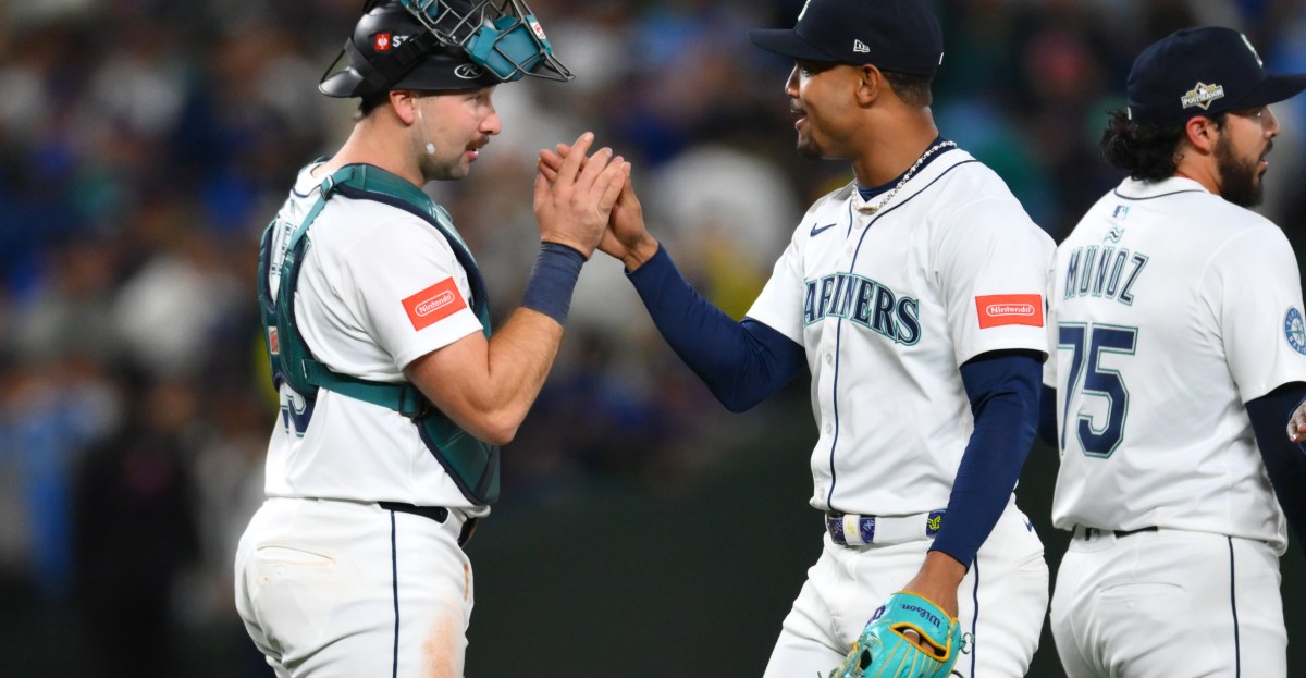 Mariners steal one back, tie ALDS at 1-1