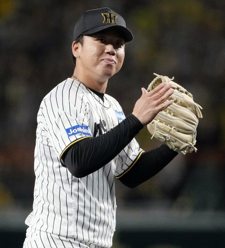 Murakami tames BayStars as Tigers win Climax Series opener