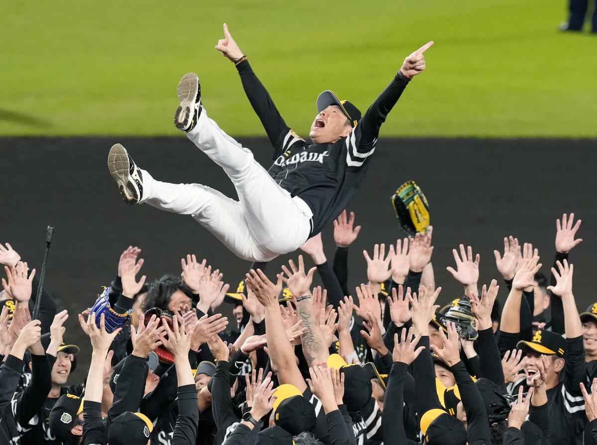 Hawks clinch Japan Series with 11-inning Game 5 defeat of Tigers